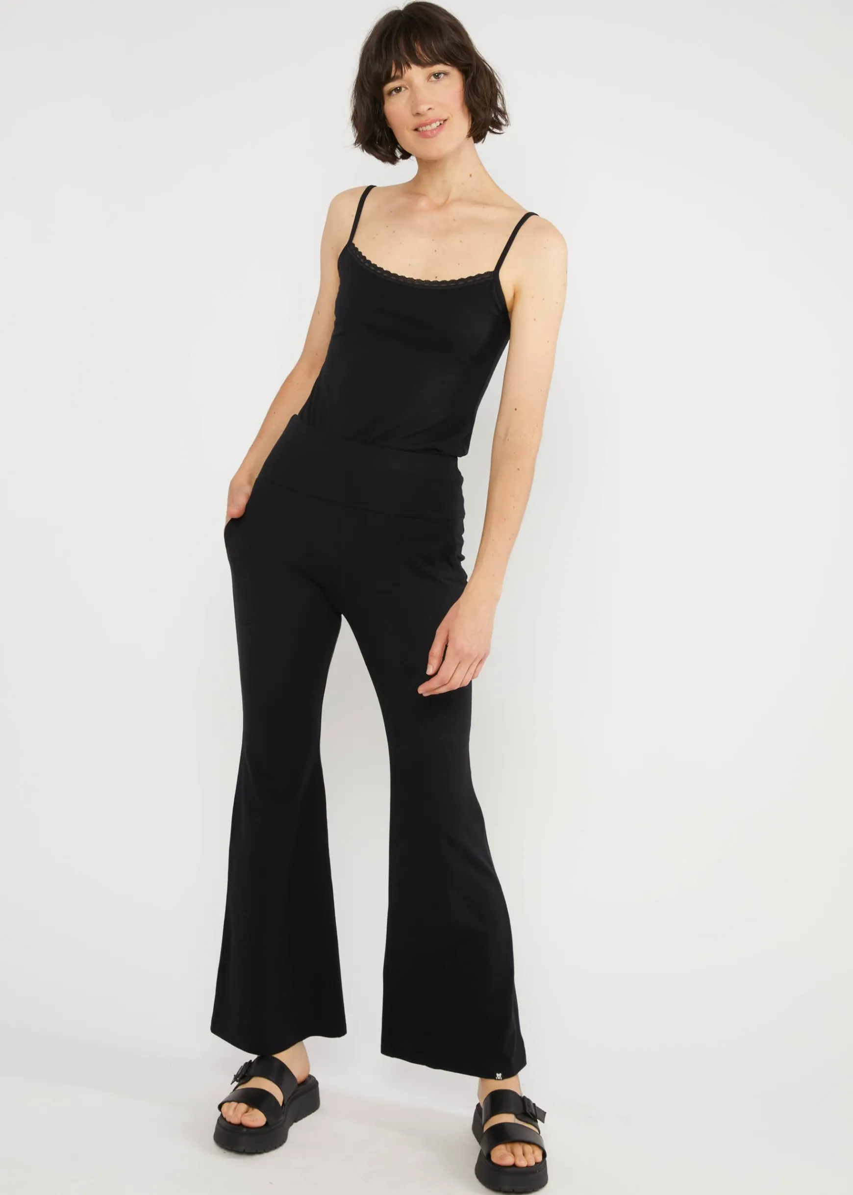 Damen Blutsgeschwister Stoffhosen|Sommerhosen|Sommerhose Logo Easy Flared