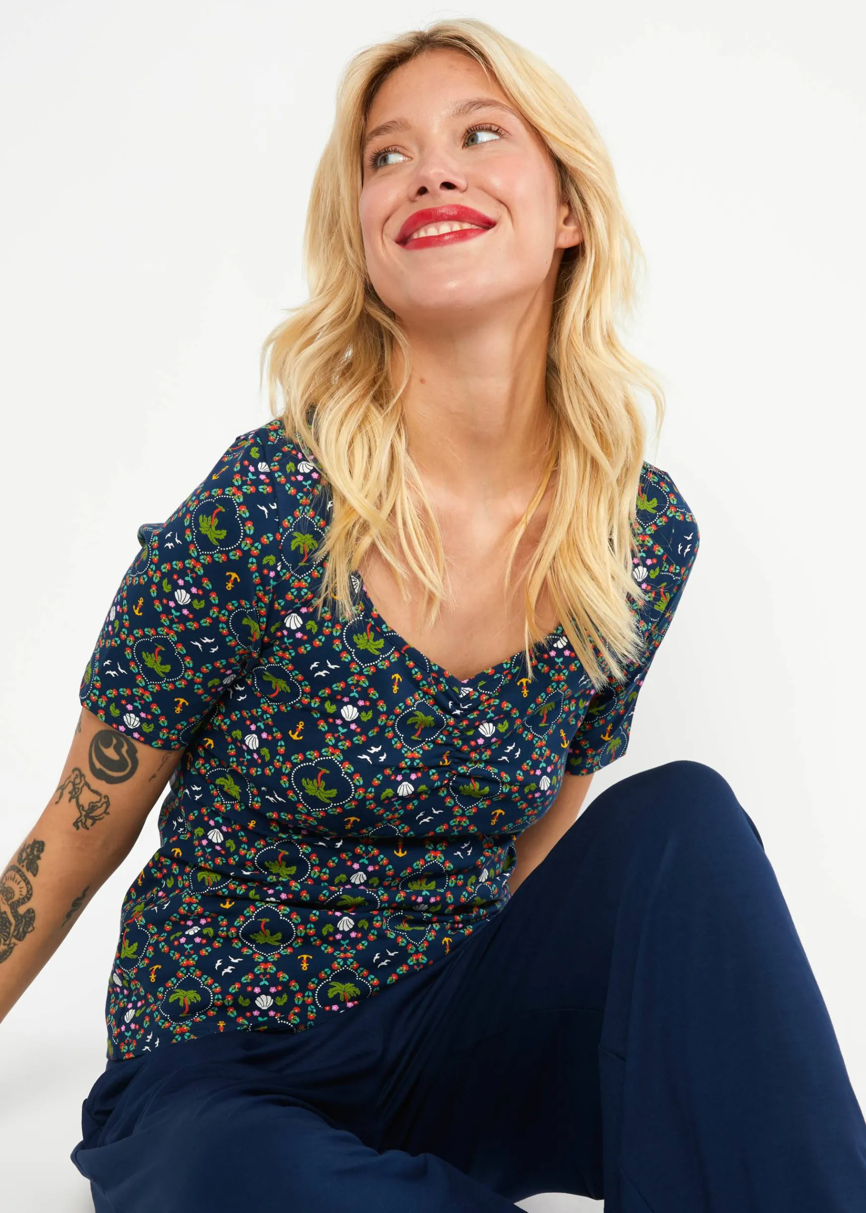 Damen Blutsgeschwister T-Shirts|Rundhals|T-Shirt Balconnet Fu00E9minin